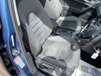 Volkswagen Golf 1.6 TDI BlueMotion Tech GT Edition DSG Euro 6 (s/s) 5dr