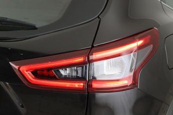 Nissan Qashqai 1.3 DIG-T Acenta Premium Euro 6 (s/s) 5dr