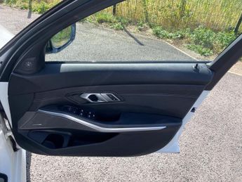 BMW 3 Series 2.0 320d M Sport Auto Euro 6 (s/s) 4dr