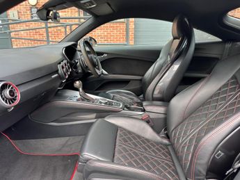 Audi TT RS 2.5 TFSI S Tronic quattro Euro 6 (s/s) 3dr