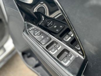 Kia Niro 1.6 GDi 8.9kWh 3 DCT Euro 6 (s/s) 5dr