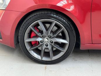Skoda Octavia 2.0 TDI vRS DSG Euro 5 (s/s) 5dr