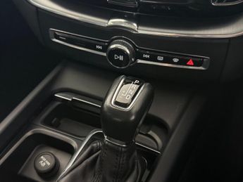 Volvo XC60 2.0 D4 Momentum Auto AWD Euro 6 (s/s) 5dr