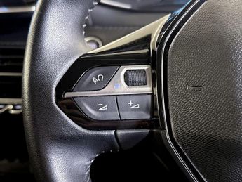 Peugeot E-208 50kWh Allure Auto 5dr