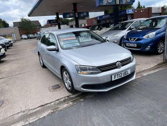 Volkswagen Jetta 1.6 TDI BlueMotion Tech SE DSG Euro 5 (s/s) 4dr