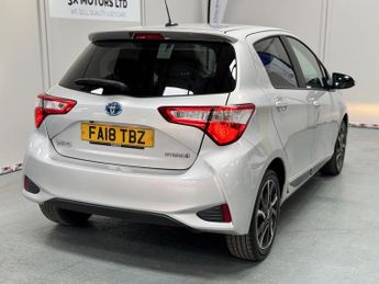 Toyota Yaris 1.5 VVT-h Design E-CVT Euro 6 (s/s) 5dr