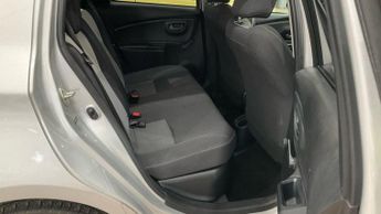 Toyota Yaris 1.5 VVT-h Design E-CVT Euro 6 (s/s) 5dr