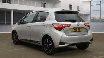 Toyota Yaris 1.5 VVT-h Design E-CVT Euro 6 (s/s) 5dr