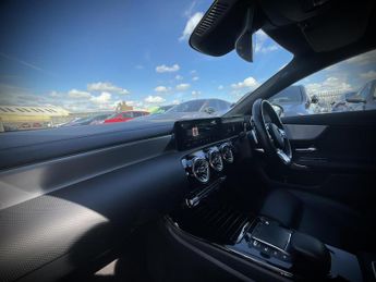 Mercedes-Benz Cla Class 220 AMG LINE PREMIUM D A