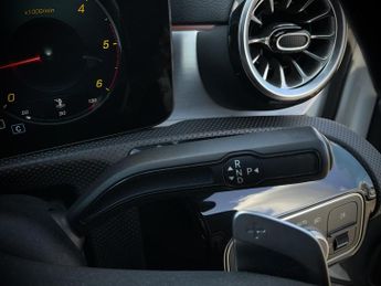 Mercedes-Benz Cla Class 220 AMG LINE PREMIUM D A