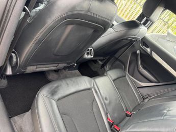 Audi Q3 1.4 TFSI CoD S line S Tronic Euro 6 (s/s) 5dr (Nav)