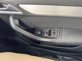 Audi Q3 1.4 TFSI CoD S line S Tronic Euro 6 (s/s) 5dr (Nav)