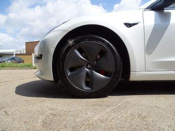 Tesla Model 3 Standard Range Plus Auto RWD 4dr