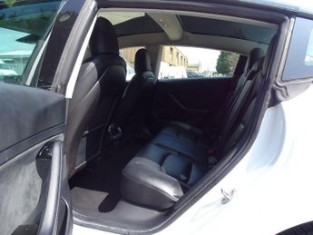 Tesla Model 3 Standard Range Plus Auto RWD 4dr