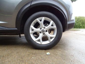 Nissan Juke 1.0 DIG-T N-Connecta DCT Auto Euro 6 (s/s) 5dr