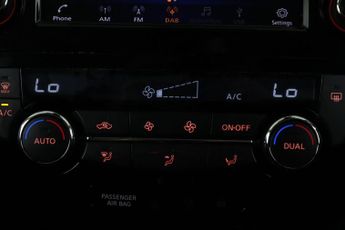Nissan Qashqai 1.3 DIG-T N-Connecta Euro 6 (s/s) 5dr