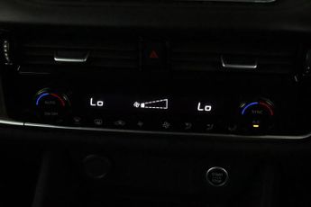 Nissan Qashqai 1.3 DIG-T MHEV Acenta Premium XTRON Euro 6 (s/s) 5dr