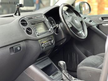 Volkswagen Tiguan 2.0 TDI BlueMotion Tech SE DSG 4WD Euro 5 (s/s) 5dr