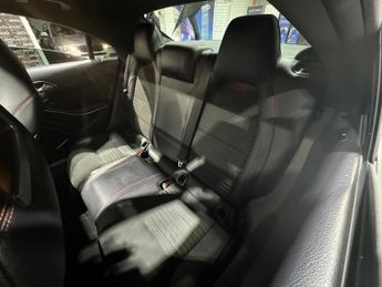 Mercedes-Benz CLA 2.1 CLA220d AMG Line Night Edition (Plus) Coupe 7G-DCT Euro 6 (s