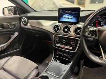 Mercedes-Benz CLA 2.1 CLA220d AMG Line Night Edition (Plus) Coupe 7G-DCT Euro 6 (s