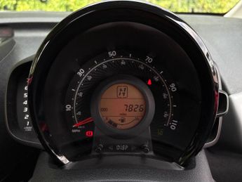 Toyota AYGO 1.0 VVT-i x-play x-shift Euro 6 5dr (Safety Sense)