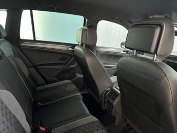 Volkswagen Tiguan 2.0 TDI R-Line DSG 4Motion Euro 6 (s/s) 5dr