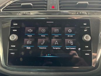Volkswagen Tiguan 2.0 TDI R-Line DSG 4Motion Euro 6 (s/s) 5dr