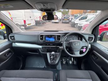 Toyota PROACE Verso 1.5D Shuttle Medium MPV MWB Euro 6 (s/s) 5dr (9 Seat)