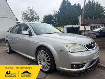 Ford Mondeo 3.0 ST-220 4dr