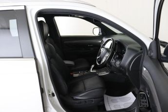 Mitsubishi Outlander 2.4h TwinMotor 13.8kWh Dynamic CVT 4WD Euro 6 (s/s) 5dr