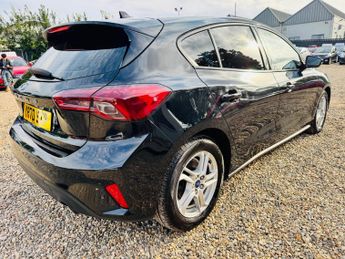 Ford Focus 1.0T EcoBoost Zetec Auto Euro 6 (s/s) 5dr