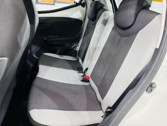 Toyota AYGO 1.0 VVT-i x-play x-shift Euro 5 5dr Euro 5