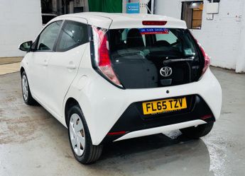 Toyota AYGO 1.0 VVT-i x-play x-shift Euro 5 5dr Euro 5