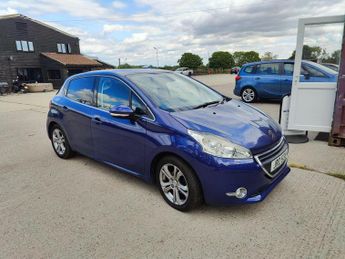 Peugeot 208 1.2 VTi PureTech Allure Euro 6 5dr