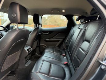 Jaguar F-PACE 2.0 D180 Prestige Auto AWD Euro 6 (s/s) 5dr