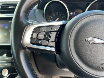Jaguar F-PACE 2.0 D180 Prestige Auto AWD Euro 6 (s/s) 5dr
