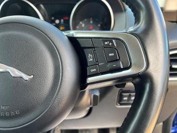 Jaguar F-PACE 2.0 D180 Prestige Auto AWD Euro 6 (s/s) 5dr