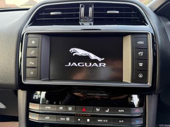 Jaguar F-PACE 2.0 D180 Prestige Auto AWD Euro 6 (s/s) 5dr