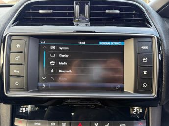 Jaguar F-PACE 2.0 D180 Prestige Auto AWD Euro 6 (s/s) 5dr