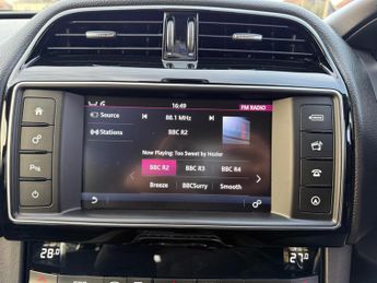 Jaguar F-PACE 2.0 D180 Prestige Auto AWD Euro 6 (s/s) 5dr