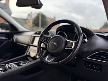 Jaguar F-PACE 2.0 D180 Prestige Auto AWD Euro 6 (s/s) 5dr