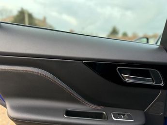 Jaguar F-PACE 2.0 D180 Prestige Auto AWD Euro 6 (s/s) 5dr