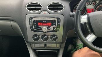 Ford Focus 1.6 Titanium 5dr