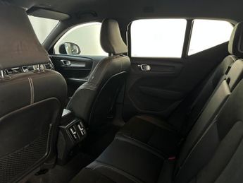 Volvo XC40 2.0 B4 MHEV R-Design Auto AWD Euro 6 (s/s) 5dr