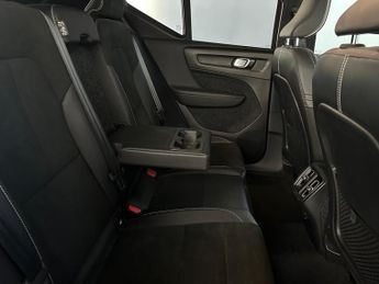 Volvo XC40 2.0 B4 MHEV R-Design Auto AWD Euro 6 (s/s) 5dr