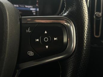 Volvo XC40 2.0 B4 MHEV R-Design Auto AWD Euro 6 (s/s) 5dr