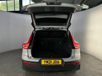 Volvo XC40 2.0 B4 MHEV R-Design Auto AWD Euro 6 (s/s) 5dr