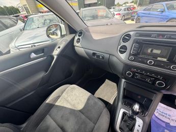 Volkswagen Tiguan 2.0 TDI BlueMotion Tech Match DSG 4WD Euro 5 (s/s) 5dr