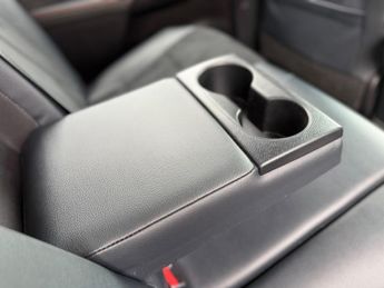 Toyota Hilux 2.8 D-4D GR SPORT Auto 4WD Euro 6 (s/s) 4dr