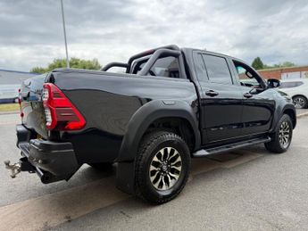 Toyota Hilux 2.8 D-4D GR SPORT Auto 4WD Euro 6 (s/s) 4dr